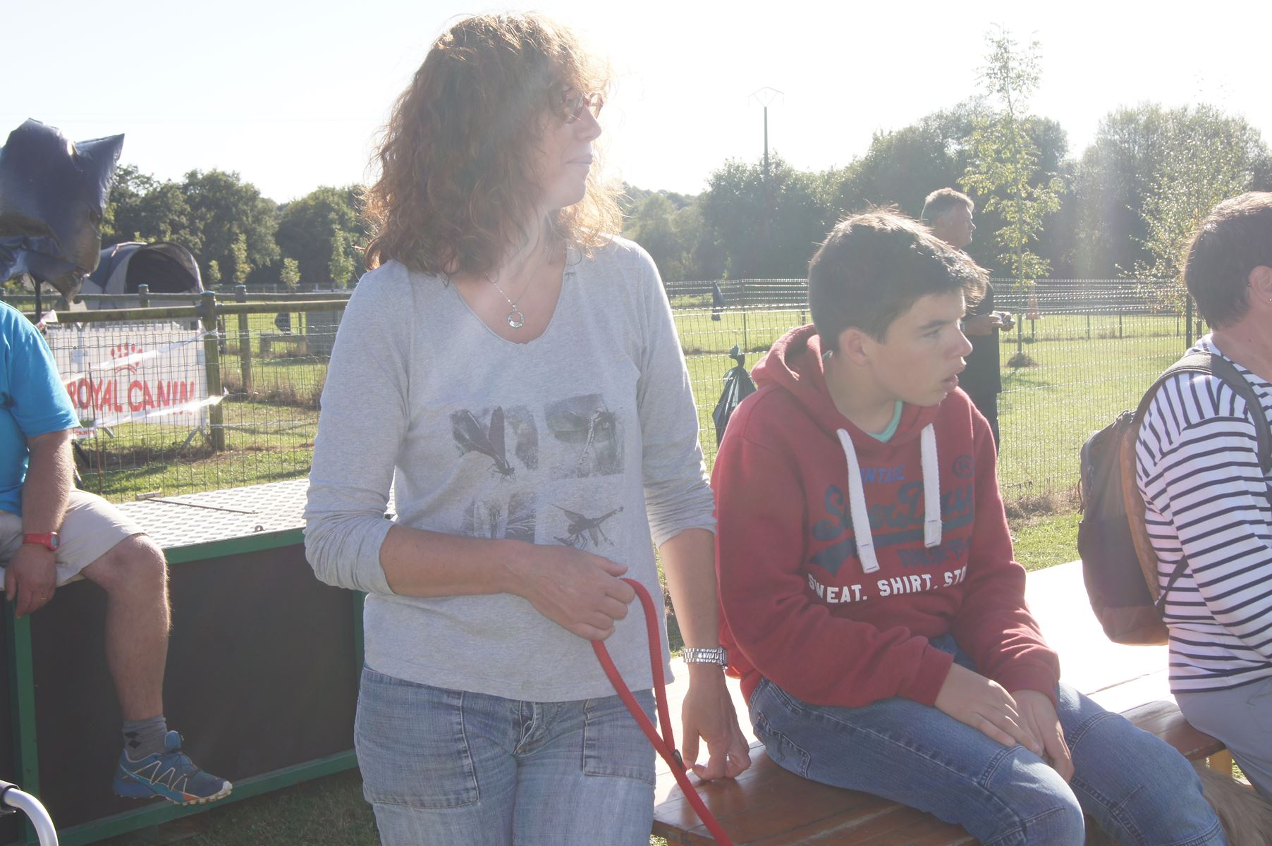 Sylvie accompagnée de son fils