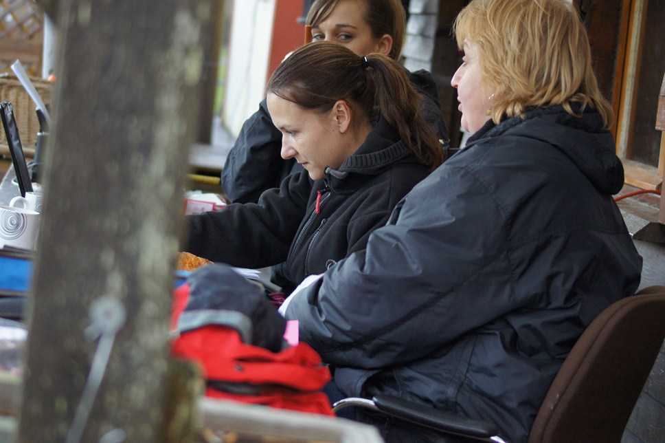 Shirley Amélie et Corinne secrétaires en ring III 